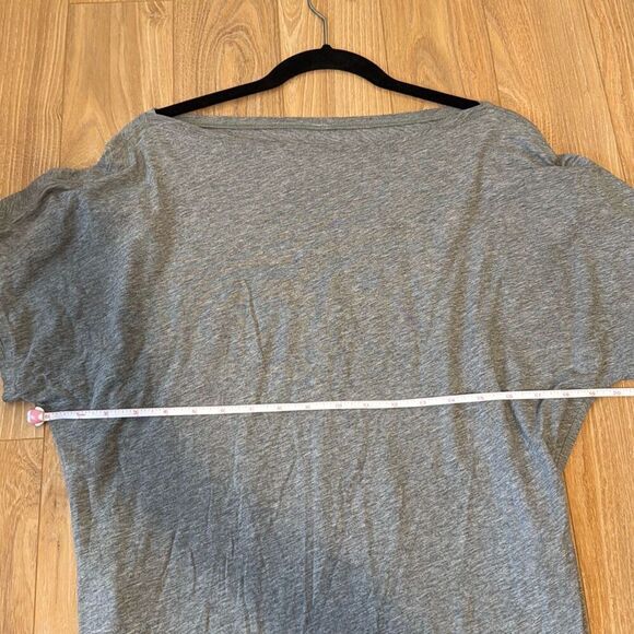 Lululemon short sleeve side cut gray t-shirt size 8   Took size tag off but meas - Picture 6 of 7